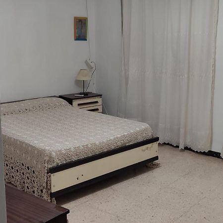 Casa Manuel Alquiler De Habitaciones En Casa Compartida Carmona  Buitenkant foto
